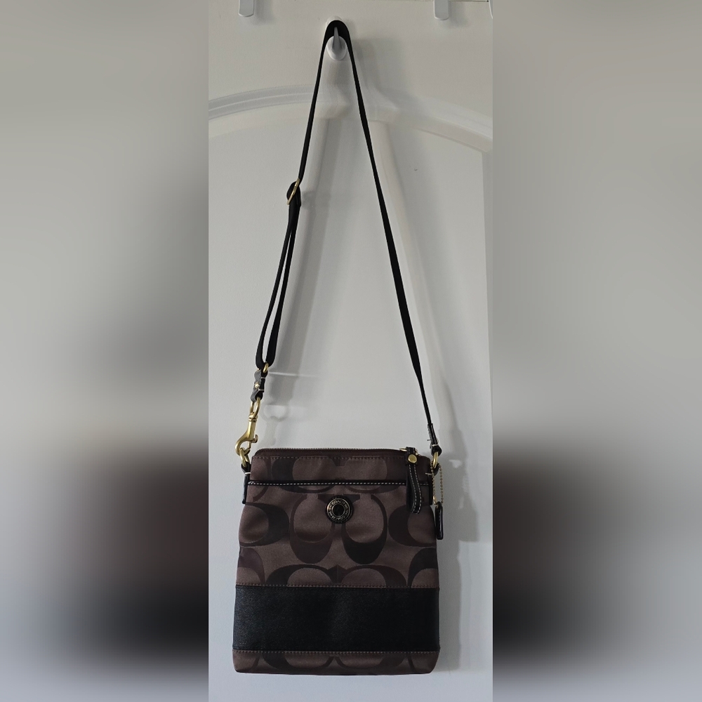 Vintage Coach‎ Kitt Crossbody Bag Purse Brass Hardware New Condition